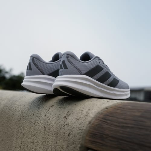 Galaxy 7 Running Shoes, view 5
