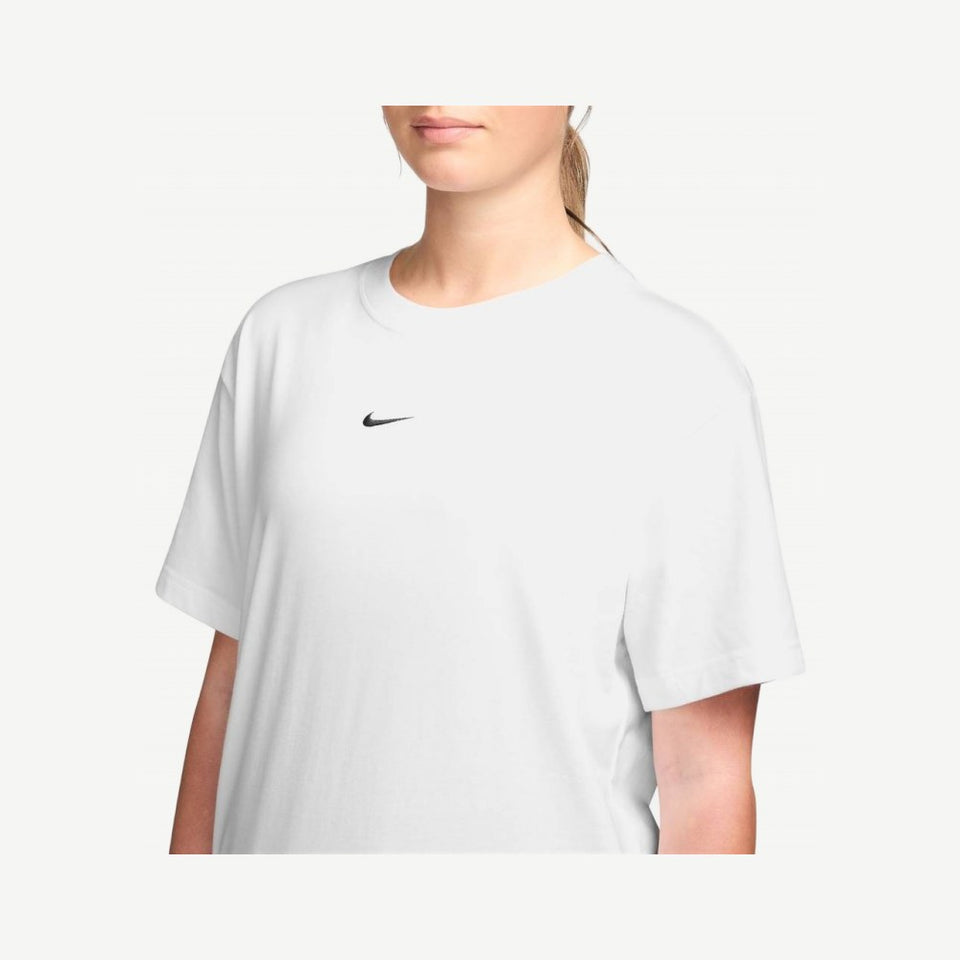 Women's Sportswear Classic Short-sleeve Tee, view 3