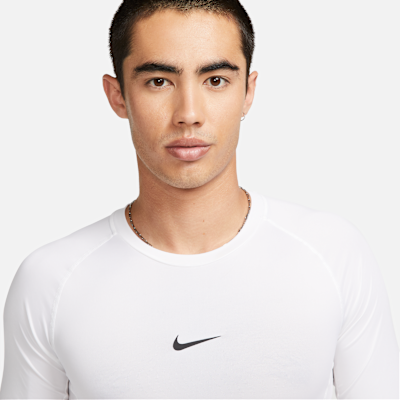 Nike Pro, view 3