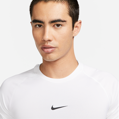 Nike Pro, view 3